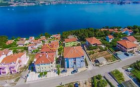 Apartments Tonka